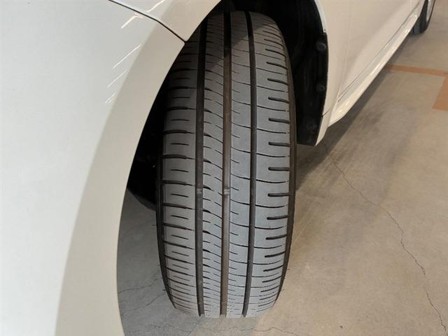 カローラ ハイブリッド　Ｓ　スマートキ　横滑り防止機能　ＬＥＤヘッドライト　ミュージックプレイヤー接続可　盗難防止装置　キーレス　オートエアコン　クルコン　リヤカメラ　メモリナビ　フルセグ　パワーステアリング　ＡＷ　ＡＢＳ（15枚目）