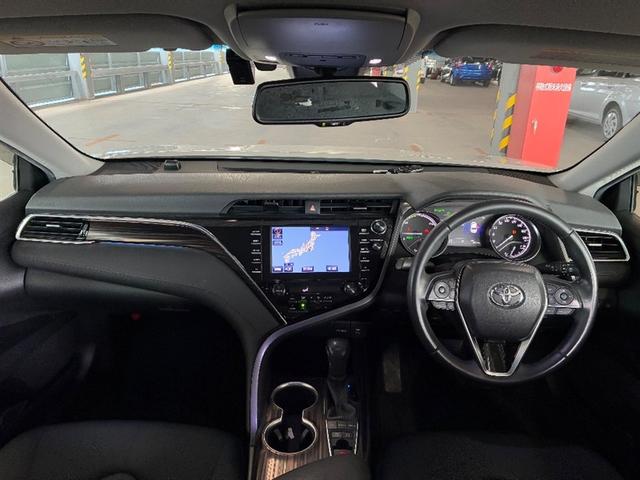 カムリ Ｇ　ＥＳＣ　リヤカメラ　パワーウィンドウ　オ－トエアコン　パワステ　地デジ　運転席Ｐシート　エアバッグ　ＬＥＤヘットライト　ＡＢＳ　スマートキープッシュスタート　ＥＴＣ車載器　ドラレコ付き　ＴＶナビ（5枚目）