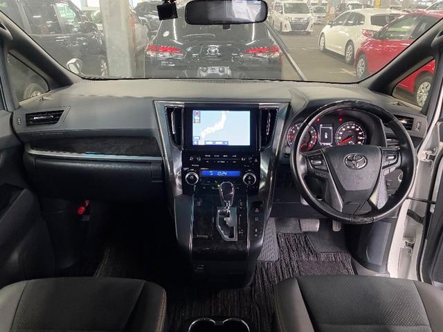 アルファード ２．５Ｓ　タイプゴールド　イモビ　バックモニタ－　ＬＥＤランプ　ドライブレコーダ　エアコン　ＤＶＤプレーヤー　横滑防止装置　アルミ　パワーウィンドウ　メディアプレイヤー接続　ＡＢＳ　キーレス　３列シート　メモリーナビ　パワステ（5枚目）