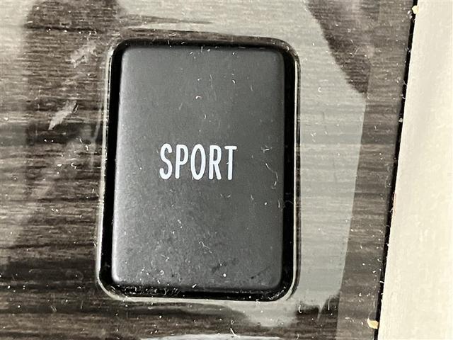 アベンシスワゴン Ｌｉ　ハーフレザー　スマキー　クルコン　盗難防止システム　ＤＶＤ再生　ＥＴＣ　アルミ　ナビ＆ＴＶ　エアバック　Ｗエアバック　メモリーナビ　横滑り防止機能　キーレス　ミュージックプレイヤー接続可　ＡＢＳ（12枚目）