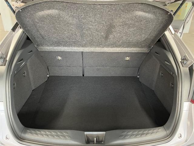 Ｃ－ＨＲ Ｇ－Ｔ　衝突被害軽減ブレーキ　フルセグ地デジ　ＬＥＤヘッドランプ　盗難防止システム　アルミホイール　オートクルーズコントロール　メモリーナビ　ミュージックプレイヤー接続可　バックカメラ　ＤＶＤ　ナビ＆ＴＶ（13枚目）