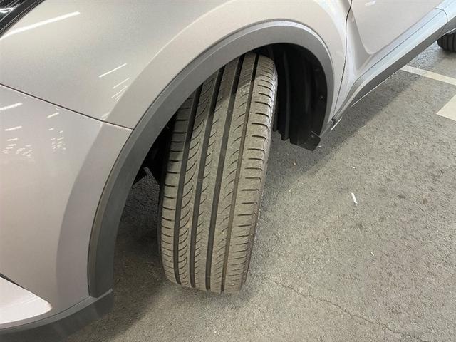 Ｃ－ＨＲ Ｇ－Ｔ　衝突被害軽減ブレーキ　フルセグ地デジ　ＬＥＤヘッドランプ　盗難防止システム　アルミホイール　オートクルーズコントロール　メモリーナビ　ミュージックプレイヤー接続可　バックカメラ　ＤＶＤ　ナビ＆ＴＶ（14枚目）