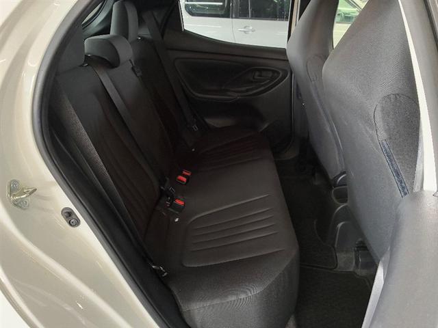 ヤリス Ｘ　被害軽減ブレーキ　寒冷地　Ｂカメラ　ドラレコ付　キーレスエントリー　ミュージックプレイヤー接続可　クルーズコントロール　ＥＴＣ車載器　ＥＳＣ　サイドエアバッグ　メモリーナビ　パワーステアリング　ＡＢＳ（11枚目）