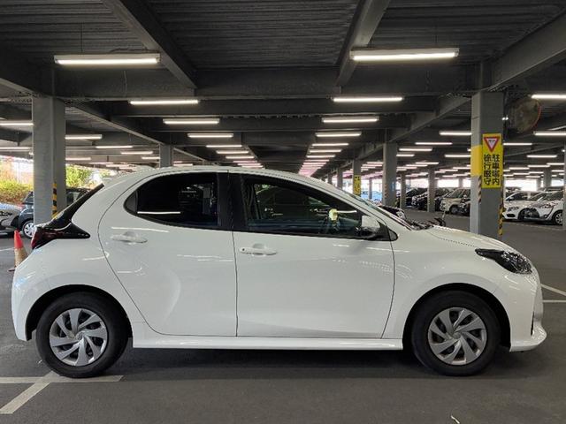 ヤリス ハイブリッドＸ　カーテンエアバッグ　ＡＢＳ　Ｗエアバック　エアバック　パワーステアリング（3枚目）