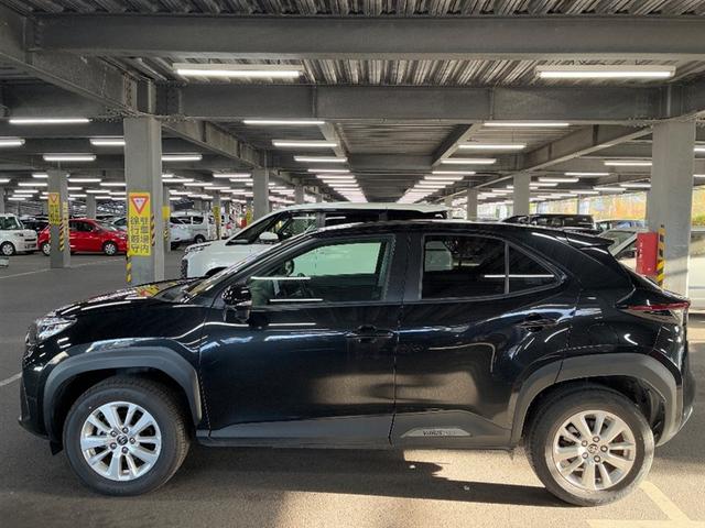 ヤリスクロス Ｇ　ＥＴＣ装備　リヤカメラ　スマートエントリー　イモビライザー　オートエアコン　アルミホイール　キーレス　パワーウィンドウ　クルコン　ＡＢＳ　ドライブレコーダー　エアバッグ　パワーステアリング（3枚目）