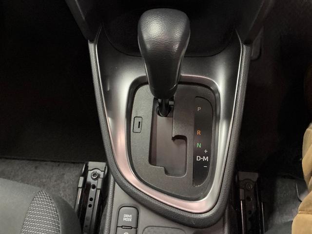 ヤリスクロス Ｇ　ＥＴＣ装備　リヤカメラ　スマートエントリー　イモビライザー　オートエアコン　アルミホイール　キーレス　パワーウィンドウ　クルコン　ＡＢＳ　ドライブレコーダー　エアバッグ　パワーステアリング（10枚目）