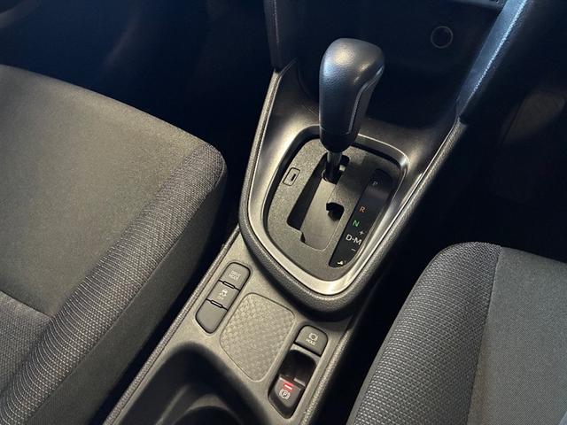 ヤリスクロス Ｇ　衝突被害軽減ブレーキ　横滑り防止機能　エアバック　盗難防止装置　フルオートエアコン　スマートキー＆プッシュスタート　アルミ　キーフリー　メディアプレイヤー接続　パワーウインドウ　クルーズコントロール（12枚目）