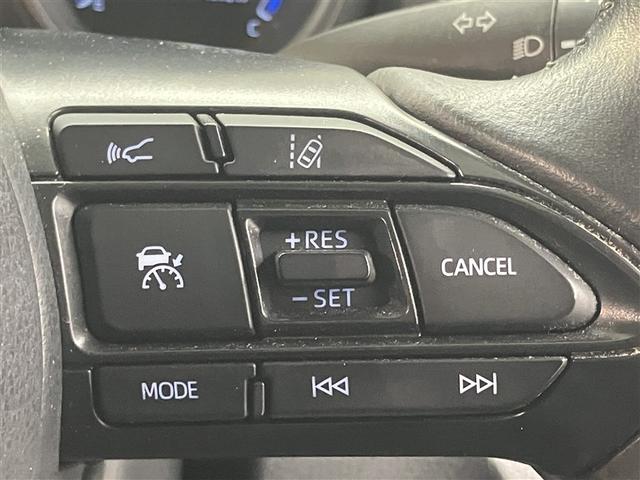 ヤリスクロス ハイブリッドＧ　サポカーＳ　バックモニター　盗難防止システム　フルセグＴＶ　クルーズＣ　スマートキー＆プッシュスタート　ナビＴＶ　横滑り防止　オートエアコン　キーレスエントリー　パワーウィンド　ＬＥＤライト　パワステ（12枚目）