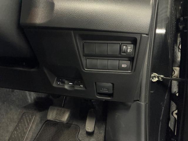 ヤリスクロス Ｇ　衝突被害軽減ブレーキ　横滑り防止機能　エアバック　盗難防止装置　フルオートエアコン　スマートキー＆プッシュスタート　アルミ　キーフリー　メディアプレイヤー接続　パワーウインドウ　クルーズコントロール（13枚目）