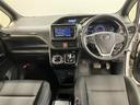 ヴォクシー ハイブリッドＺＳ　プリクラッシュ　スマキー　オートエアコン　ナビＴＶ　ＥＴＣ車載器　イモビ　ＬＥＤヘッドライ　ＶＳＣ　アルミ　地デジ　エアバック　両席エアバック　ＡＢＳ　パワーウインドウ　キーレス　３列シート（5枚目）