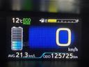 プリウス Ｓ　ＬＥＤヘット　盗難防止システム　スマキー　ＡＣ　ナビ＆ＴＶ　ドライブレコーダー　メディアプレイヤー接続　横滑り防止システム　バックガイドモニター　ＥＴＣ車載器　アルミホイール　運転席パワーウィンドウ（6枚目）