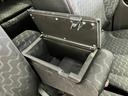【収納】運転席アームレストは実は収納ボックスになっています♪小物収納に◎