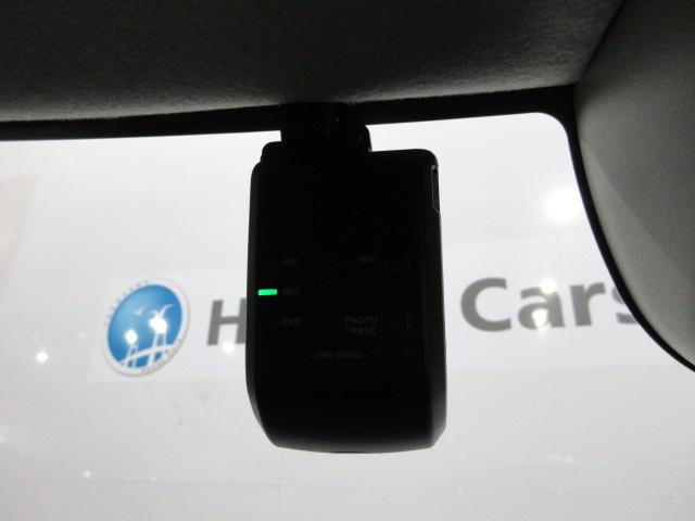 『ドライブレコーダー』動画を残すことで万が一の事態に遭遇した時の必須アイテムです！急ブレーキ・急ハンドルが起こった際、自動で記録が上書きされずに保存され、後でＰＣ等で確認出来ます。