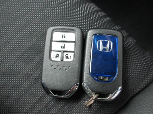 フリードハイブリッド ハイブリッド・ＥＸ　メモリーナビ　リアカメラ　ＥＴＣ　ドアバイザー　ＨｏｎｄａＳＥＮＳＩＮＧ　両側電動スライドドア　フルセグＴＶ　Ｂｌｕｅｔｏｏｔｈ　ＣＤ　ＤＶＤ　サイドカーテンエアバッグ　シートヒーター　純正アルミ（5枚目）