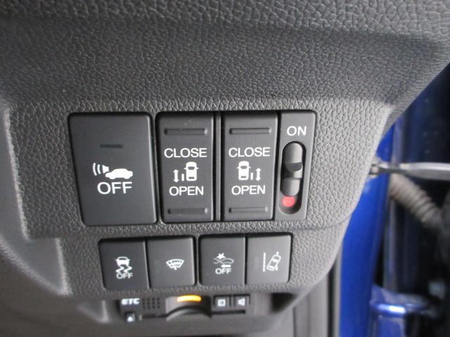 フリードハイブリッド ハイブリッド・ＥＸ　メモリーナビ　リアカメラ　ＥＴＣ　ドアバイザー　ＨｏｎｄａＳＥＮＳＩＮＧ　両側電動スライドドア　フルセグＴＶ　Ｂｌｕｅｔｏｏｔｈ　ＣＤ　ＤＶＤ　サイドカーテンエアバッグ　シートヒーター　純正アルミ（9枚目）