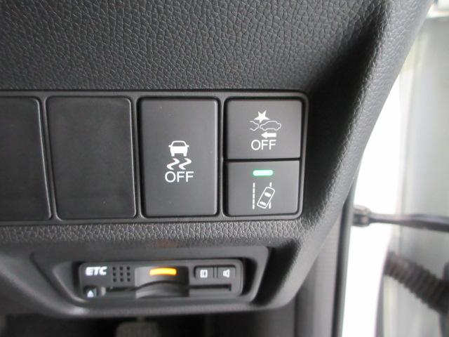 ステップワゴンスパーダ スパーダホンダセンシング　７人　メモリーナビ　リアカメラ　Ｂｌｕｅｔｏｏｔｈ　両側電動スライドドア　ＥＴＣ　パドルシフト　純正アルミ　ＬＥＤヘッドライト　オートライト　ワンオーナー　フルセグＴＶ　ＣＤ　ＳＤ　ＤＶＤ　禁煙（5枚目）