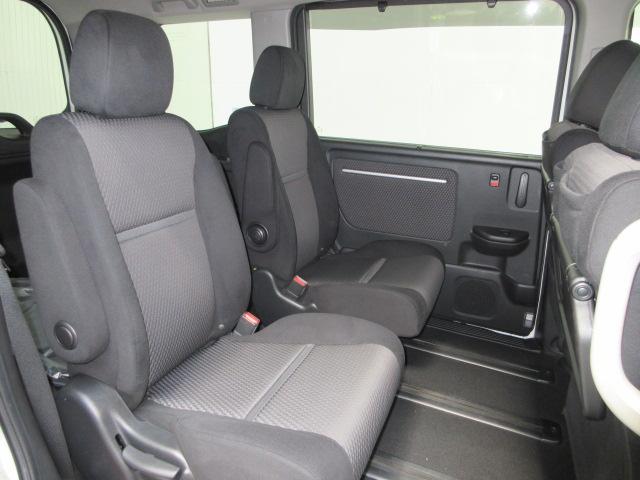 ステップワゴンスパーダ スパーダホンダセンシング　７人　メモリーナビ　リアカメラ　Ｂｌｕｅｔｏｏｔｈ　両側電動スライドドア　ＥＴＣ　パドルシフト　純正アルミ　ＬＥＤヘッドライト　オートライト　ワンオーナー　フルセグＴＶ　ＣＤ　ＳＤ　ＤＶＤ　禁煙（17枚目）