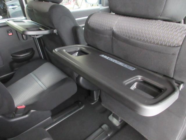 ステップワゴンスパーダ スパーダホンダセンシング　７人　メモリーナビ　リアカメラ　Ｂｌｕｅｔｏｏｔｈ　両側電動スライドドア　ＥＴＣ　パドルシフト　純正アルミ　ＬＥＤヘッドライト　オートライト　ワンオーナー　フルセグＴＶ　ＣＤ　ＳＤ　ＤＶＤ　禁煙（18枚目）