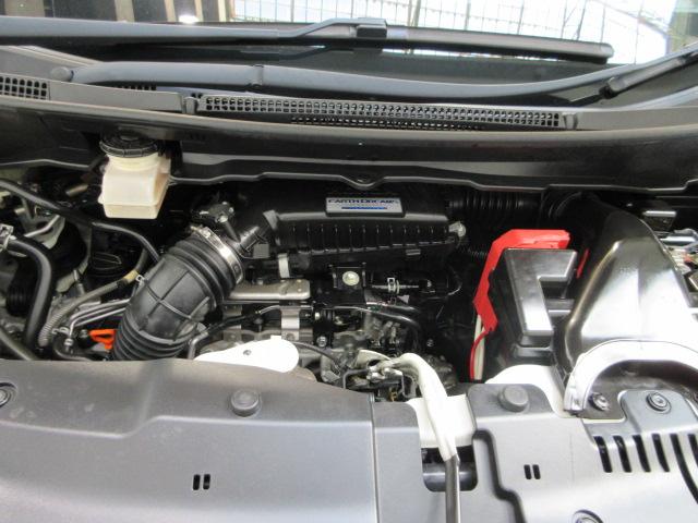 ステップワゴンスパーダ スパーダホンダセンシング　７人　メモリーナビ　リアカメラ　Ｂｌｕｅｔｏｏｔｈ　両側電動スライドドア　ＥＴＣ　パドルシフト　純正アルミ　ＬＥＤヘッドライト　オートライト　ワンオーナー　フルセグＴＶ　ＣＤ　ＳＤ　ＤＶＤ　禁煙（29枚目）