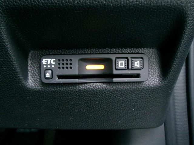 フリード＋ハイブリッド ハイブリッド・クロスターホンダセンシング　メモリーナビ　ＥＴＣ　ドラレコ　ワンオーナー　４ＷＤ　両側電動スライド　シートヒーター　ＬＥＤライト　フォグランプ　フルセグＴＶ　ＤＶＤ　ＣＤ　Ｂｌｕｅｔｏｏｔｈ　１５インチ純正アルミ　レーンキープ（8枚目）