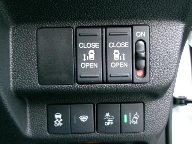 フリード＋ハイブリッド ハイブリッド・クロスターホンダセンシング　メモリーナビ　ＥＴＣ　ドラレコ　ワンオーナー　４ＷＤ　両側電動スライド　シートヒーター　ＬＥＤライト　フォグランプ　フルセグＴＶ　ＤＶＤ　ＣＤ　Ｂｌｕｅｔｏｏｔｈ　１５インチ純正アルミ　レーンキープ（16枚目）