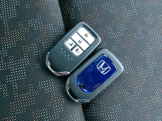 フリード＋ハイブリッド ハイブリッド・クロスターホンダセンシング　メモリーナビ　ＥＴＣ　ドラレコ　ワンオーナー　４ＷＤ　両側電動スライド　シートヒーター　ＬＥＤライト　フォグランプ　フルセグＴＶ　ＤＶＤ　ＣＤ　Ｂｌｕｅｔｏｏｔｈ　１５インチ純正アルミ　レーンキープ（23枚目）