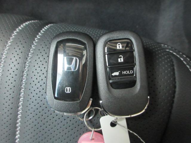 ＺＲ－Ｖ ｅ：ＨＥＶＺ　当社デモカー　ドラレコ　ＥＴＣ２．０　シートヒーター　メモリーナビ　全周囲カメラ　テールゲートスポイラー　パーキングセンサー　サイドカーテンエアバッグ　ブラインドスポット　フルセグＴＶ　ホンダコネクト（16枚目）