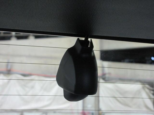 ヴェゼル ハイブリッドＸ・ホンダセンシング　前後ドラレコ　メモリーナビ　リアカメラ　ＥＴＣ　Ｂｌｕｅｔｏｏｔｈ　ＵＳＢ　純正アルミ　ＬＥＤヘッドライト　オートライト　パドルシフト　ワンオーナー　革巻きステアリング　フルセグＴＶ　ＤＶＤ　ＣＤ（6枚目）