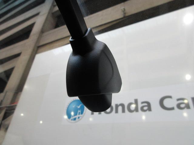 フィット e:HEVクロスター HondaSENSING 前後ドラレコ メモリーナビ リヤカメラ フルセグTV ETC 純正アルミホイール ワンオーナー 禁煙 フルセグTV Bluetooth DVD CD USB フォグランプ(6枚目)