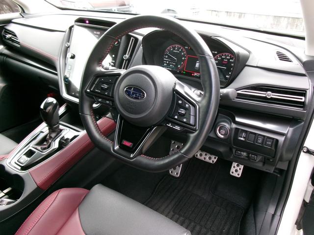 レヴォーグ ＳＴＩスポーツＥＸ　ワンオーナー　ドラレコ　１１．６インチナビ　前後シートヒーター　ＥＴＣ　アイサイト　１８インチ純正アルミ　フルセグＴＶ　全方位カメラ　電動シート　電動テールゲート　オートライト　禁煙　ＳＴＩ　フォグ（14枚目）