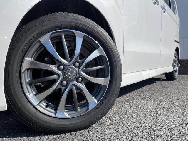 【純正15インチアルミホイール】外観にマッチした純正アルミホイールを装着しております。各種社外アルミホイールや、スタッドレスタイヤも取扱いしております。是非ご相談ください♪