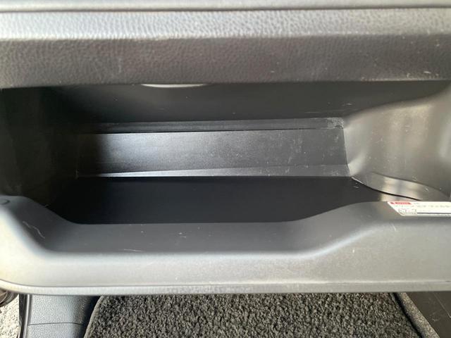 エスクァイア Gi 両側電動ドア 純正オプションSDナビ バックカメラ 禁煙車 ドラレコ スマートキー LEDヘッド ビルトインETC クルコン オートハイビーム オートライト オートエアコン 純正15インチアルミ(38枚目)