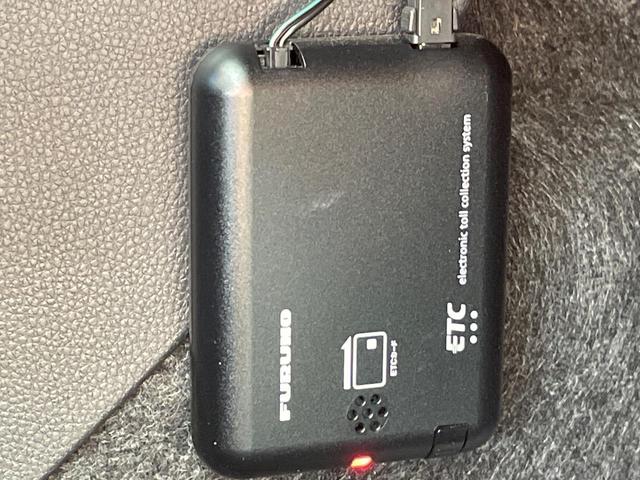 ヤリスクロス Ｘ　バックカメラ　衝突被害軽減システム　レーダークルーズ　禁煙車　ドラレコ　コーナーセンサー　スマートキー　ＥＴＣ　純正１６インチアルミ　オートライト　オートエアコン　Ｂｌｕｅｔｏｏｔｈ（7枚目）