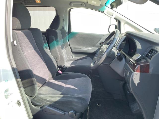 アルファード ２４０Ｓ　禁煙車　両側電動ドア　ＳＤナビ　バックカメラ　コーナーセンサー　スマートキー　ＨＩＤヘッド　ビルトインＥＴＣ　純正１８インチアルミ　オートライト　リアオートエアコン　Ｂｌｕｅｔｏｏｔｈ　ＣＤ（9枚目）