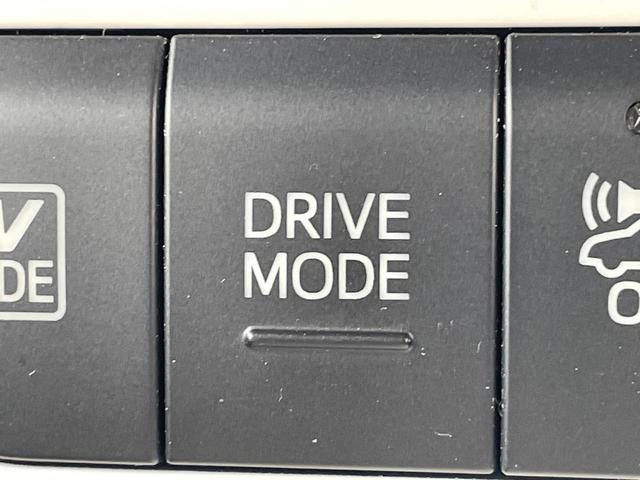 �y�h���C�u���[�h�X�C�b�`�z�R���t�H�[�g�ȏ�薡����X�|�[�e�B�ȏ�薡�܂ŃX�C�b�`��Ő؂�ւ��\�B�V�[����C���ɍ��킹�����[�h��I�ׂ΁A�����̃h���C�u������w�y�����Ȃ�܂���