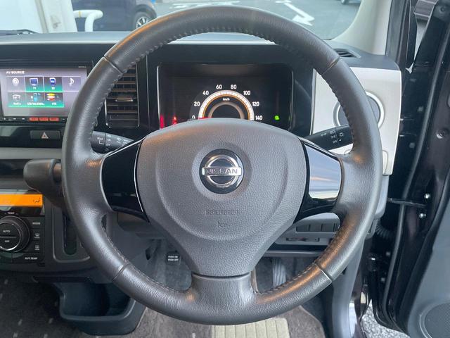 モコ Ｘ　禁煙車　純正ナビ　スマートキー　ビルトインＥＴＣ　純正１４インチアルミ　オートエアコン　Ｂｌｕｅｔｏｏｔｈ　ＣＤ　フルセグ　電動格納ミラー（11枚目）