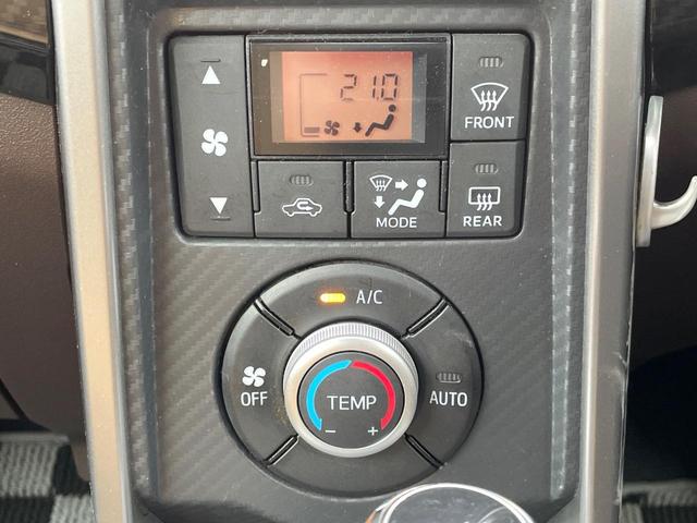 コペン ローブ SDナビ 禁煙車 ハーフレザーシート スマートキー LEDヘッド ETC 純正16インチアルミ オートエアコン Bluetooth CD DVD再生 フルセグ(4枚目)