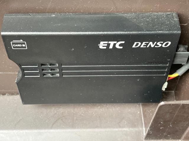 コペン ローブ SDナビ 禁煙車 ハーフレザーシート スマートキー LEDヘッド ETC 純正16インチアルミ オートエアコン Bluetooth CD DVD再生 フルセグ(7枚目)