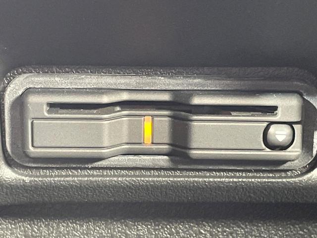 Ｎ－ＢＯＸカスタム ターボ　禁煙車　ターボ　８型純正ナビ　両側電動ドア　バックカメラ　衝突被害軽減システム　ハーフレザーシート　ドラレコ　コーナーセンサー　スマートキー　ＬＥＤヘッド　ビルトインＥＴＣ　純正１５インチアルミ（9枚目）