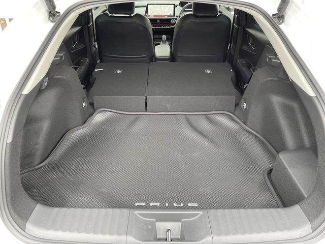 プリウス Ｚ　禁煙車　ガラスルーフ　１２型ディスプレイ　全周囲カメラ　ドラレコ付きデジタルミラー　ＢＳＭ　衝突被害軽減システム　レーダークルーズ　レザーシート　シートエアコン　パワーシート　　ＬＥＤ　ＥＴＣ２．０（13枚目）