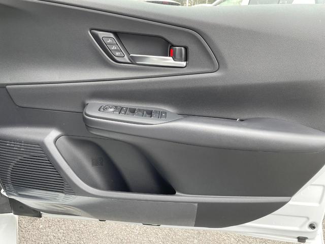 プリウス Ｚ　禁煙車　ガラスルーフ　１２型ディスプレイ　全周囲カメラ　ドラレコ付きデジタルミラー　ＢＳＭ　衝突被害軽減システム　レーダークルーズ　レザーシート　シートエアコン　パワーシート　　ＬＥＤ　ＥＴＣ２．０（32枚目）