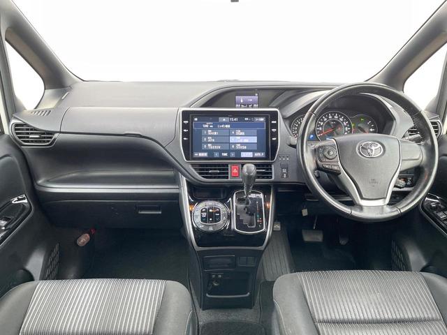 ヴォクシー ＺＳ　煌ＩＩ　両側電動ドア　純正ＳＤナビ　後席モニター　バックカメラ　衝突被害軽減システム　スマートキー　ＬＥＤヘッド　ビルトインＥＴＣ　クルコン　純正１６インチアルミ　オートハイビーム　車線逸脱警報（2枚目）