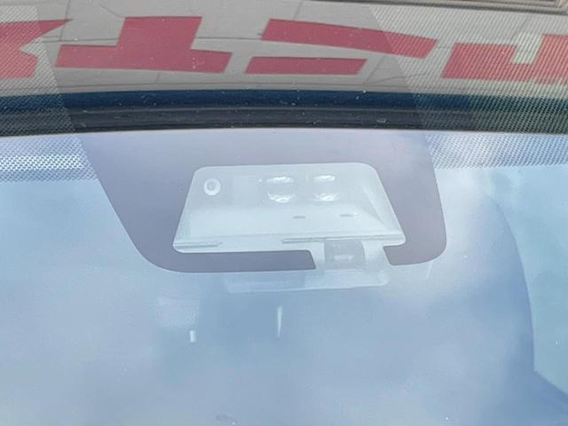 ヴォクシー ＺＳ　煌ＩＩ　両側電動ドア　純正ＳＤナビ　後席モニター　バックカメラ　衝突被害軽減システム　スマートキー　ＬＥＤヘッド　ビルトインＥＴＣ　クルコン　純正１６インチアルミ　オートハイビーム　車線逸脱警報（3枚目）