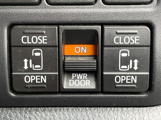 ヴォクシー ＺＳ　煌ＩＩ　両側電動ドア　純正ＳＤナビ　後席モニター　バックカメラ　衝突被害軽減システム　スマートキー　ＬＥＤヘッド　ビルトインＥＴＣ　クルコン　純正１６インチアルミ　オートハイビーム　車線逸脱警報（7枚目）