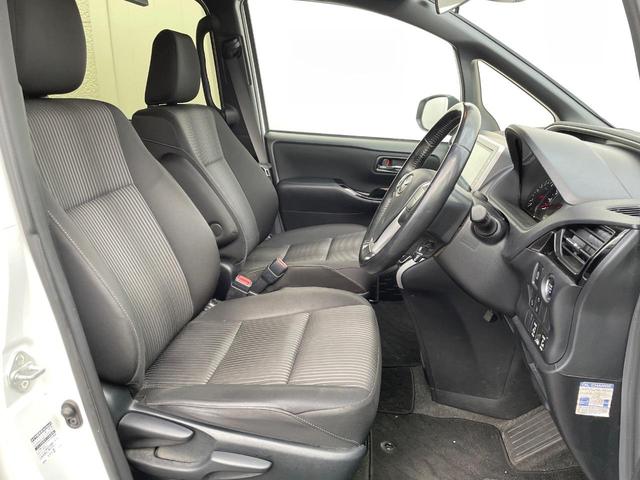 ヴォクシー ＺＳ　煌ＩＩ　両側電動ドア　純正ＳＤナビ　後席モニター　バックカメラ　衝突被害軽減システム　スマートキー　ＬＥＤヘッド　ビルトインＥＴＣ　クルコン　純正１６インチアルミ　オートハイビーム　車線逸脱警報（10枚目）