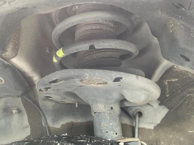 ヴォクシー ＺＳ　煌ＩＩ　両側電動ドア　純正ＳＤナビ　後席モニター　バックカメラ　衝突被害軽減システム　スマートキー　ＬＥＤヘッド　ビルトインＥＴＣ　クルコン　純正１６インチアルミ　オートハイビーム　車線逸脱警報（21枚目）