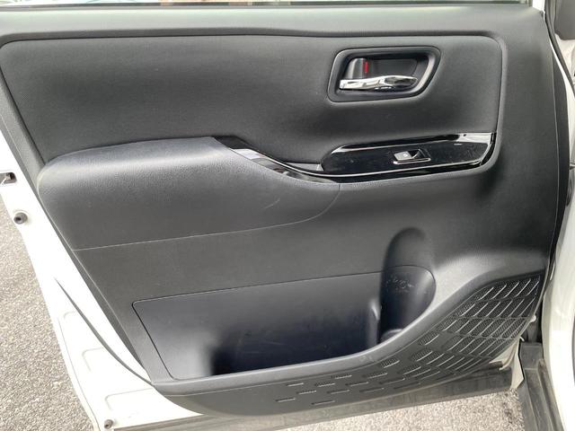 ヴォクシー ＺＳ　煌ＩＩ　両側電動ドア　純正ＳＤナビ　後席モニター　バックカメラ　衝突被害軽減システム　スマートキー　ＬＥＤヘッド　ビルトインＥＴＣ　クルコン　純正１６インチアルミ　オートハイビーム　車線逸脱警報（49枚目）