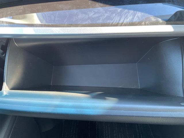 アルファード ２．５Ｓ　禁煙車　両側電動ドア　純正１０型ＳＤナビ　バックカメラ　衝突被害軽減　レーダークルーズ　ドラレコ　コーナーセンサー　スマートキー　ＬＥＤヘッド　ＥＴＣ　純正１８インチアルミ　オートハイビーム（50枚目）