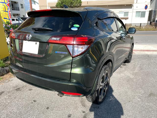 ヴェゼル ハイブリッドＺ　本土仕入・純正ナビ・フルセグＴＶ・Ｂｌｕｅｔｏｏｔｈ・バックモニター・ドライブレコーダー・純正アルミホイール・ＥＴＣ・フォグランプ・ドアバイザー（8枚目）