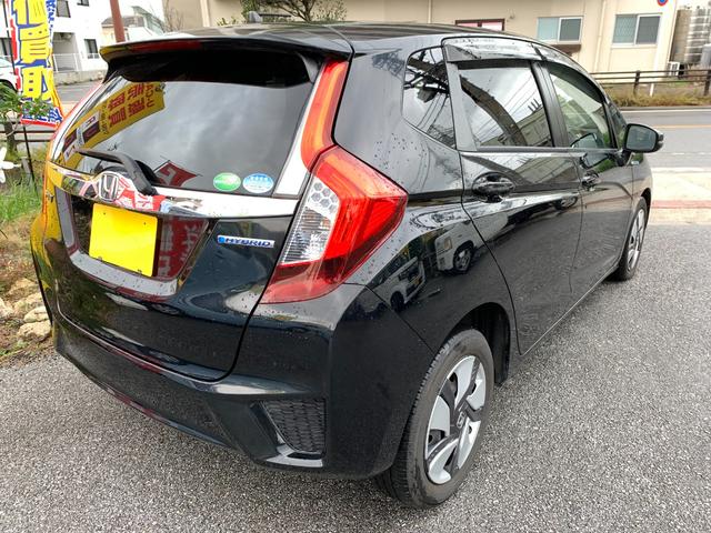 フィットハイブリッド Fパッケージ 本土仕入・ナビ・TV・バックモニター・スマートキー・プッシュスタート・電動格納ミラー・ドアバイザー(8枚目)